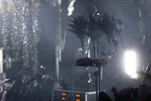 VISUALS / SET / COSTUME