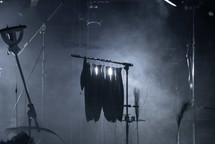 VISUALS / SET / COSTUME